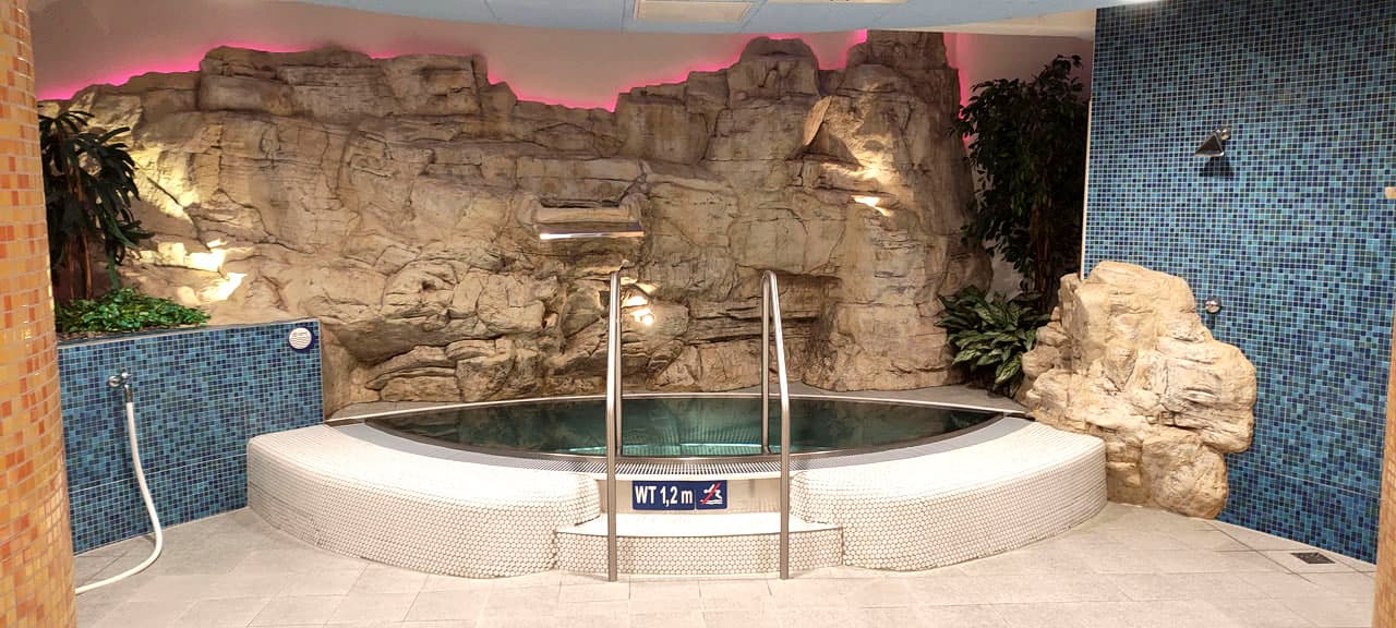 Whirlpool mit Felsformation im VIVAX